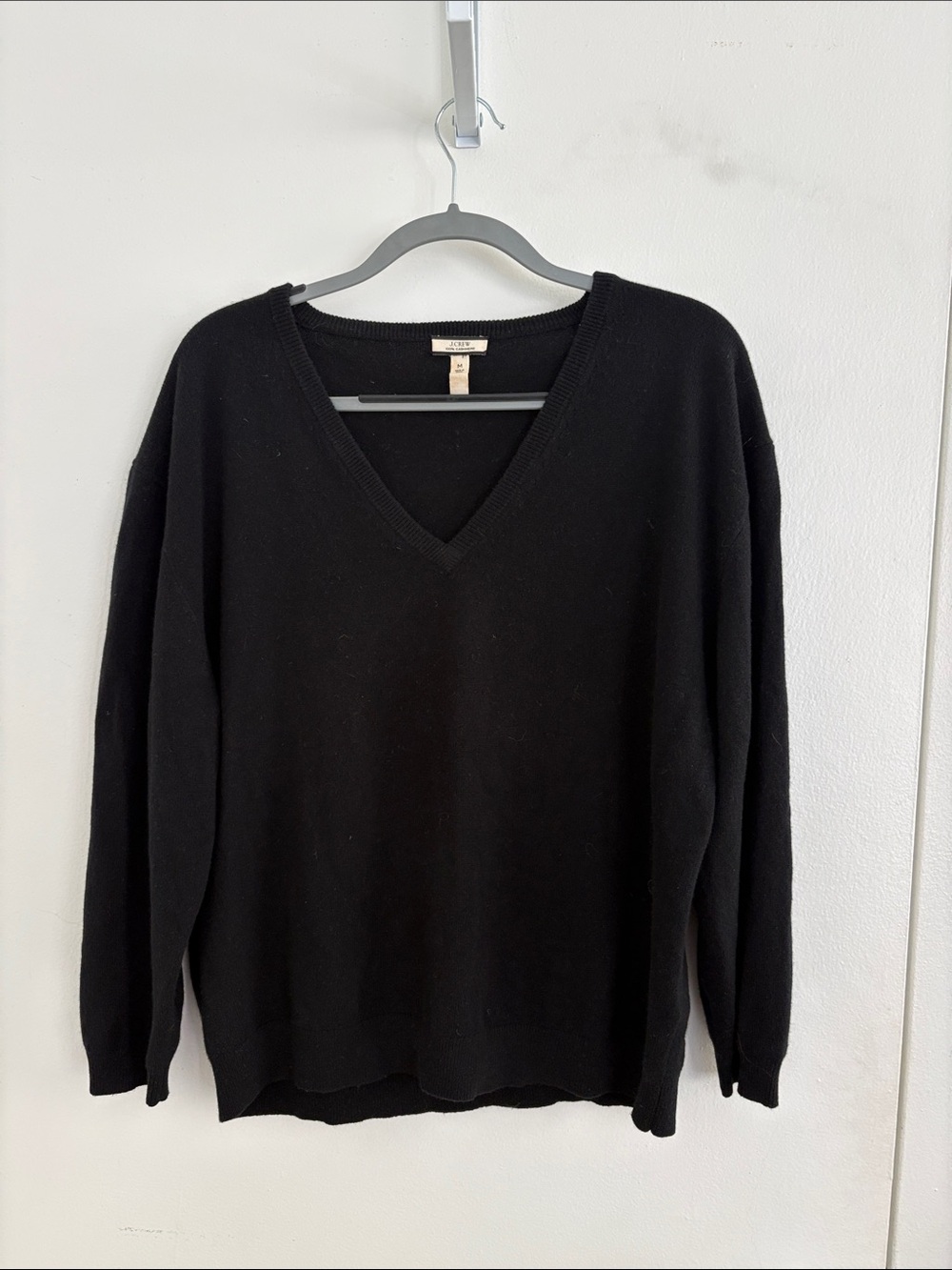 J. Crew Cashmere relaxed V-neck sweater BA394- Size M - Black